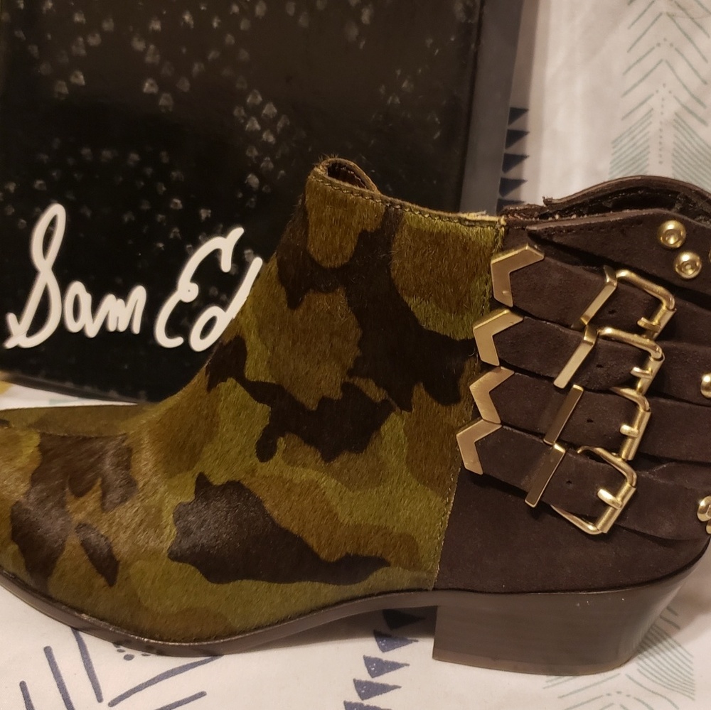 Boots - Picture 2 of 3